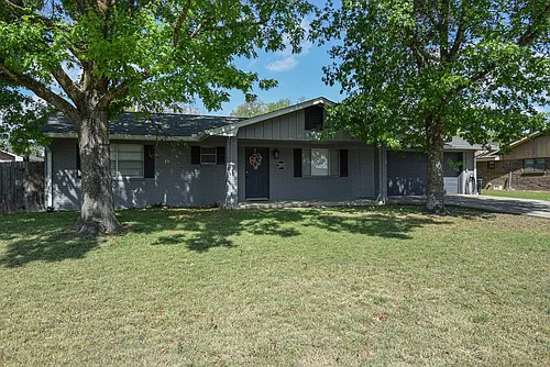 205 Tanglewood Rd Photo 1