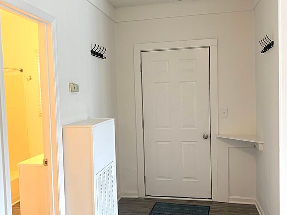 5th image of 2617 Oakwood Cir #B