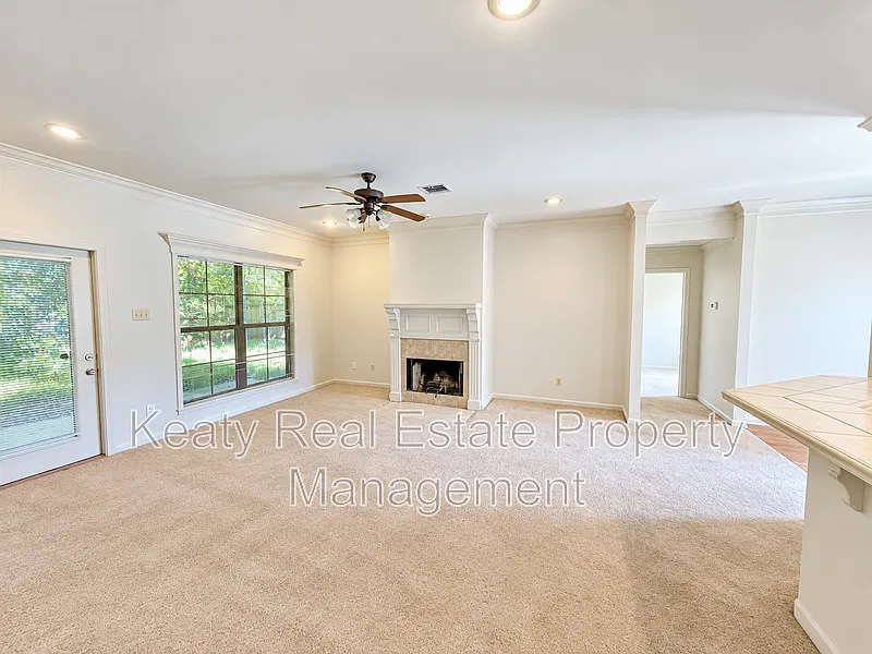 3 bed, 2.0 bath, 1440 sqft, $1,750 — Photo 3