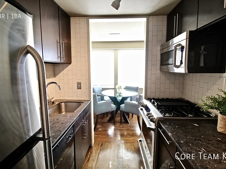 1020 W 44th St #6 — Photo 18