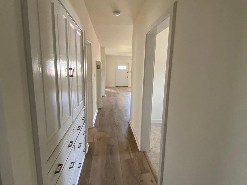 1st image of 106 S Curtis Ave #106