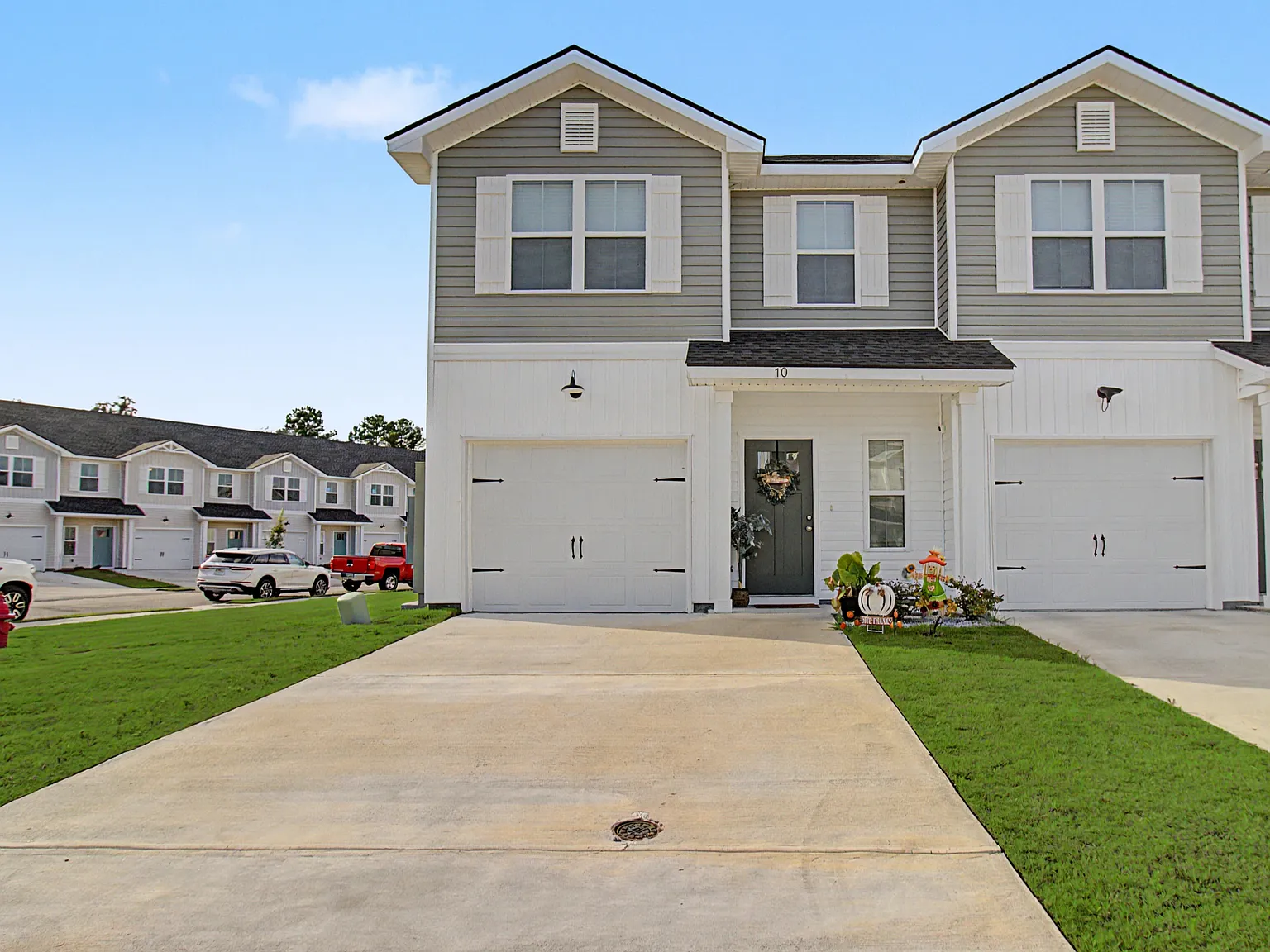 10 Beaumont Drive - 1 — Photo 1