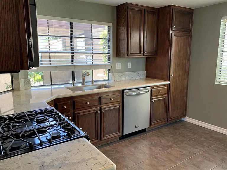 852 Congressional Rd — Photo 6