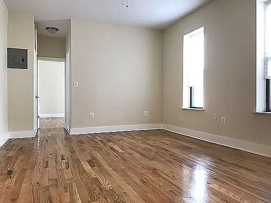 5th image of 52 Clarkson Ave #5T
