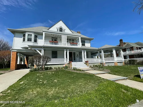 211 Cedar Ave Photo 1