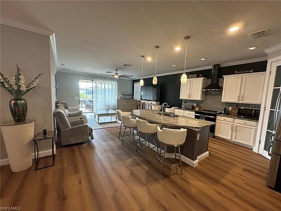 4th image of 1599 Marton Ct