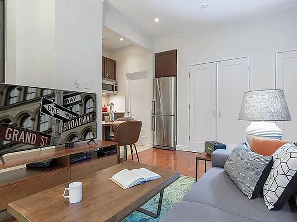 150 W 51st St APT 2120, New York, NY 10019