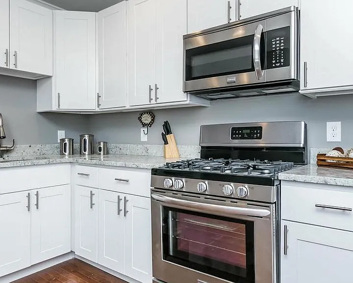 1505 Clarkson St — Photo 8