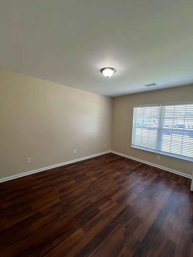 5 Bedroom Home in Desirable Longleaf Community — Photo 4