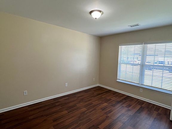 4th image of 111 Thistle Rd