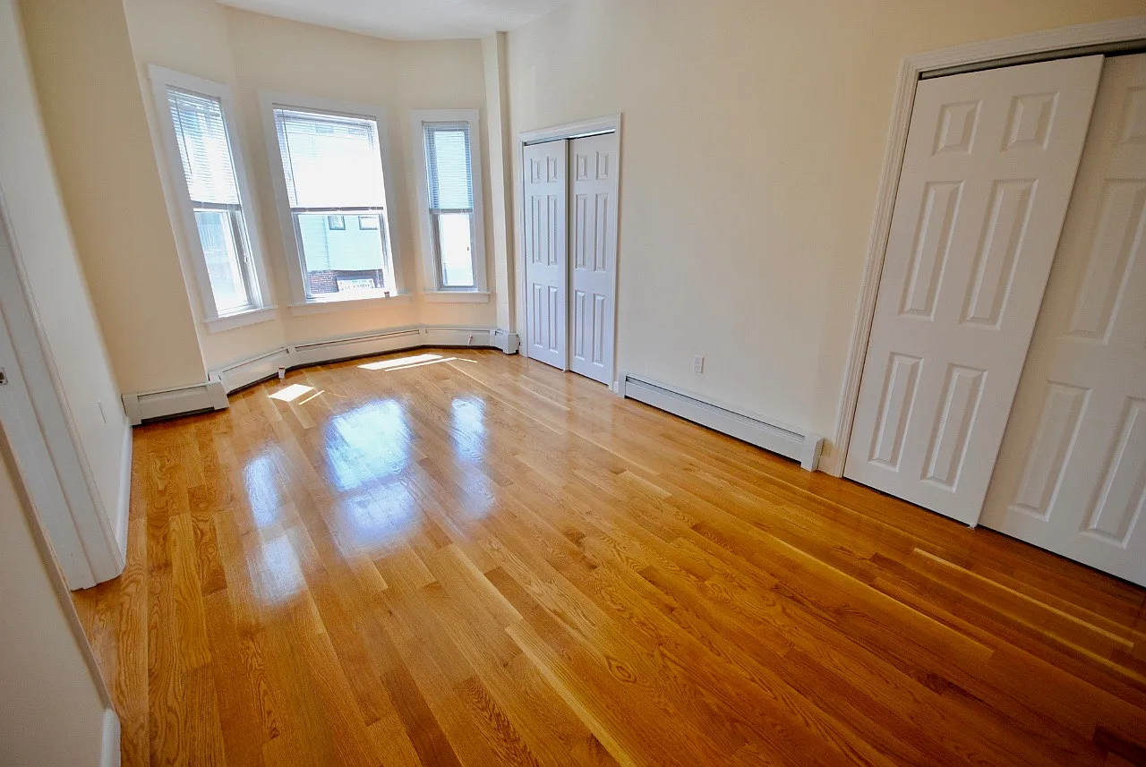 4 bed, 1300 sqft, $3,700 — Photo 1