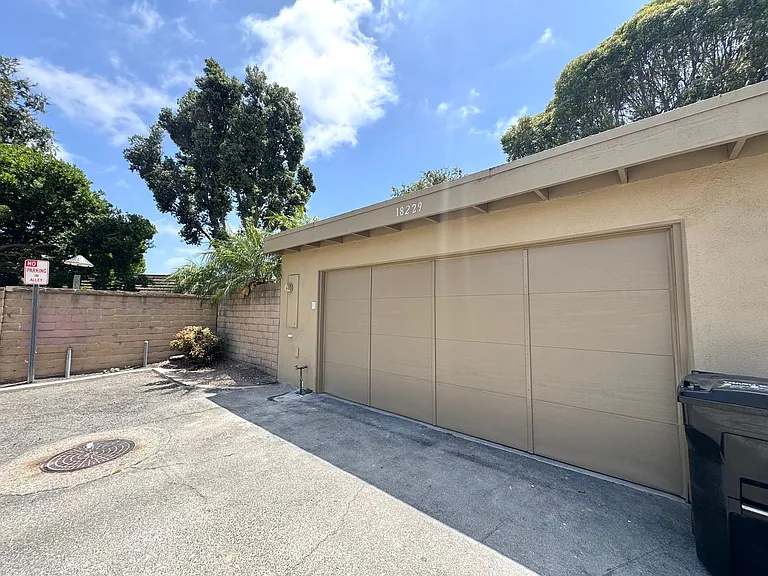18229 Olympic Ct — Photo 24