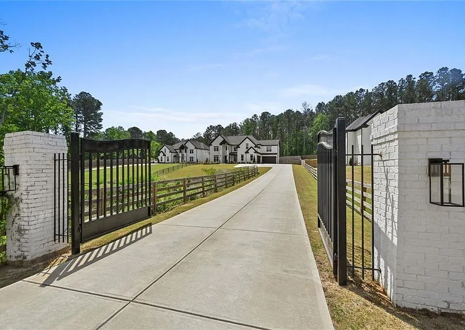 2694 Thompson Mill Rd