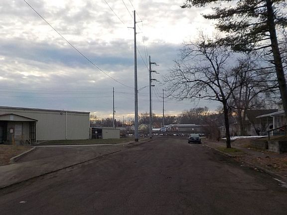 5th image of 620 Catalpa Dr