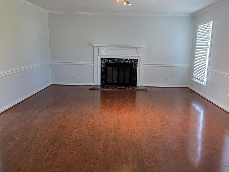 Working fireplace in Living Room