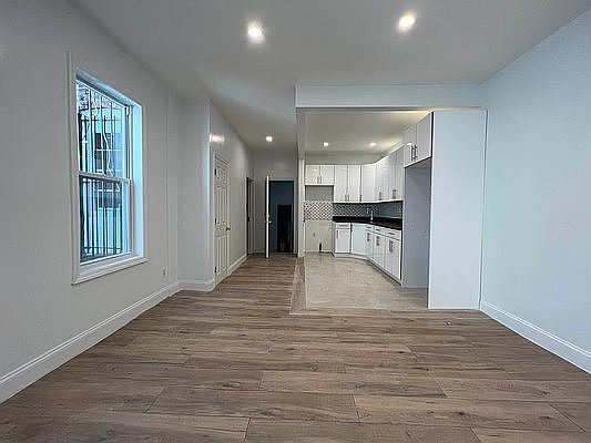 3rd image of 1489 Saint Johns Pl #1B