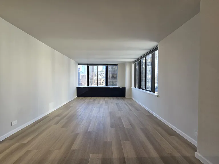 445 5th Ave #20A — Photo 3