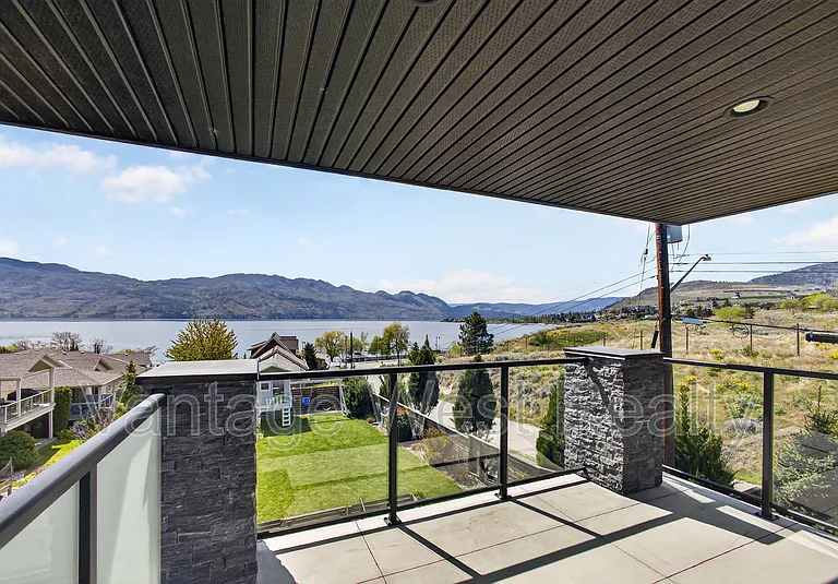 3859 Carrall Rd #1 — Photo 33