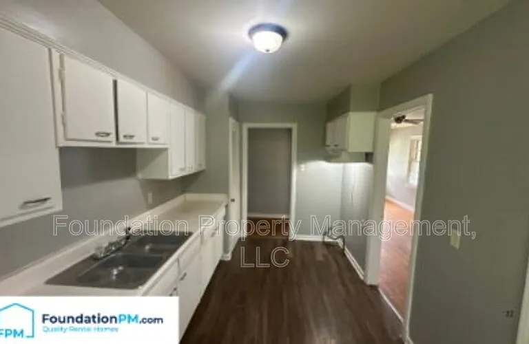 2324 Slocum Ave — Photo 5