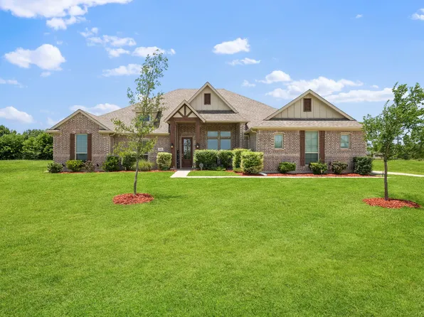583 Crystal Lake Ln, Red Oak, TX 75154