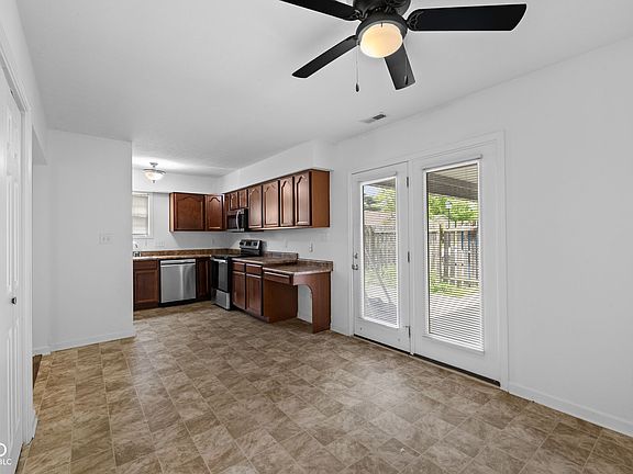 5th image of 916 Ardsley Dr