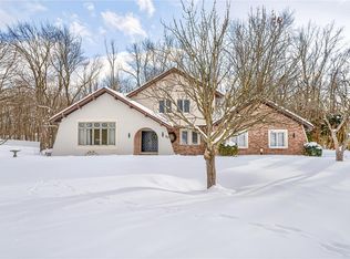 30 Silver Ridge Dr, Rochester, NY 14626