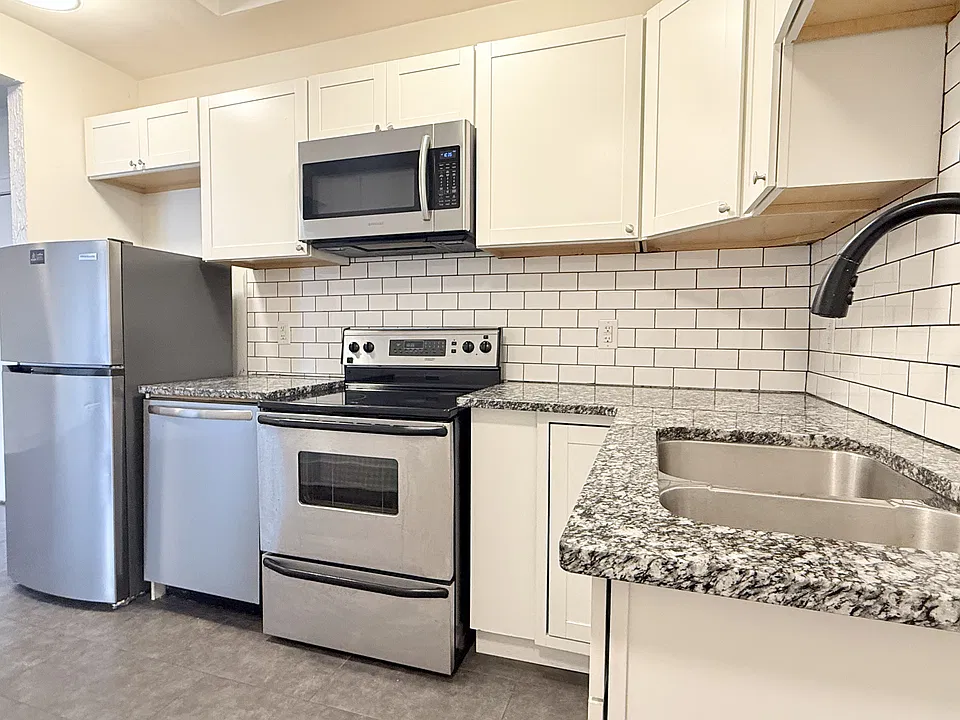 1469 Ottawa St #8