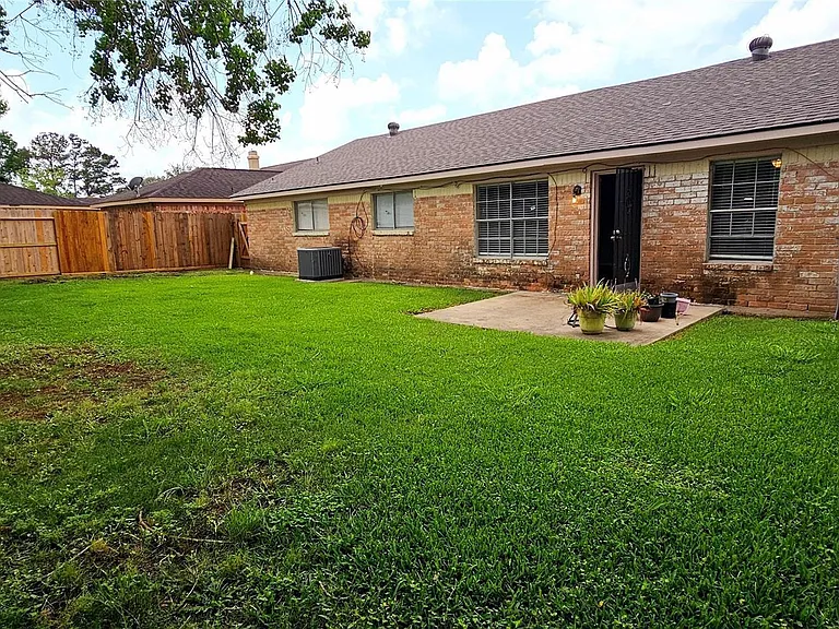 6719 McCullum Rd — Photo 5