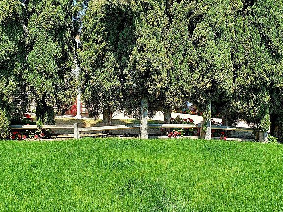 4th image of 6083 Randall Ct