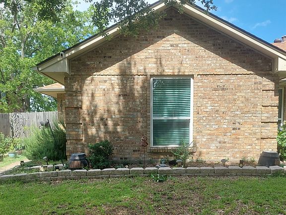 5th image of 1613 Crescent Ln