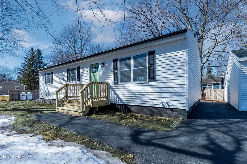 3rd image of 25 Hawley Road