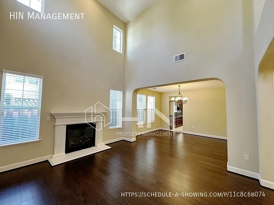5 bed, 4.0 bath, 3265 sqft, $6,350 — Photo 3