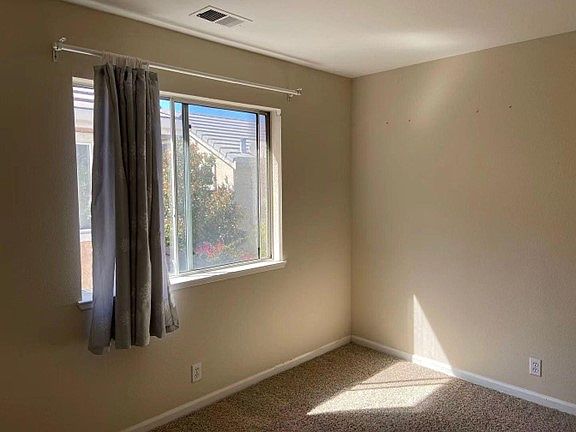 3rd image of 1806 Wayne Cir