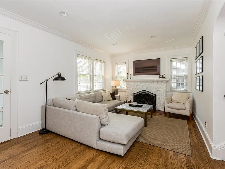 25 Riverview Dr — Photo 3