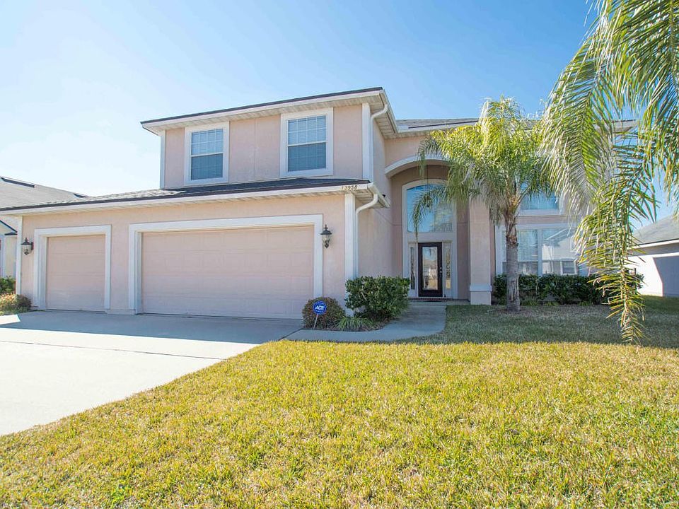 01 13958 Fish Eagle Dr E