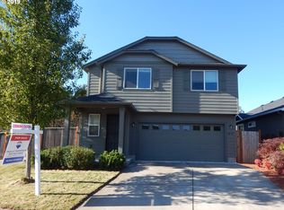 1073 1st St, Cottage Grove, OR 97424