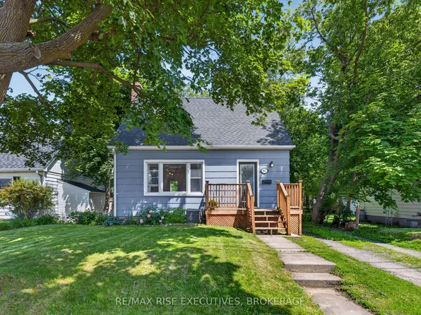 807 Brock St, Kingston, ON K7L 1W6