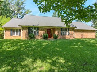 450 Woodridge Pl, Columbus, MS 39702