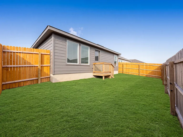 271 Zyra Ave — Photo 34