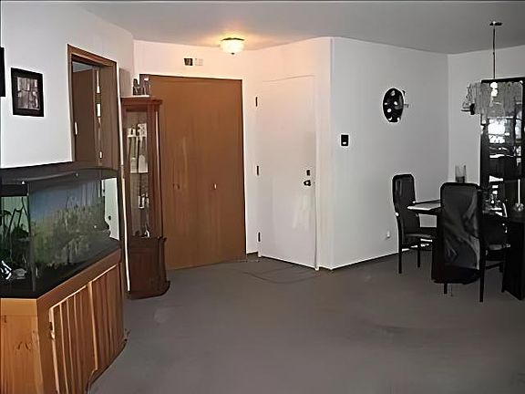 4th image of 112 S Pembroke Dr Unit 3