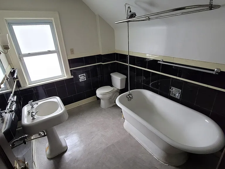 1213 Herman Ave — Photo 9