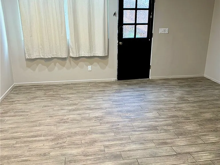 437 Cypress Dr #A — Photo 3