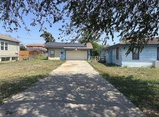 801 Ruben Chavez Rd, Robstown, TX 78380