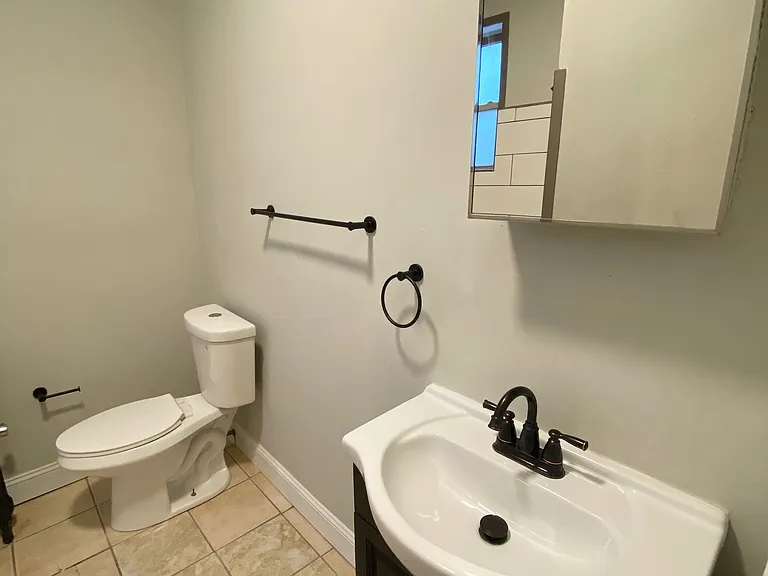 Chelsea Manor — Photo 31