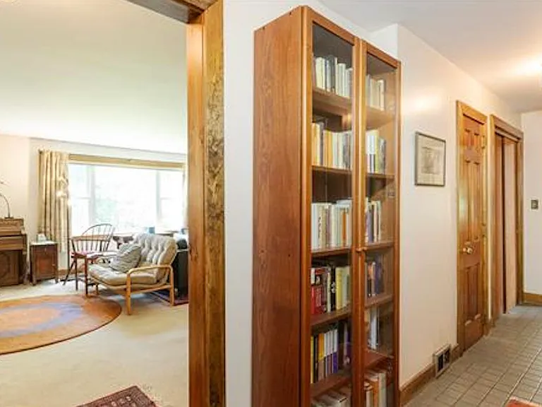 51 Prospect Hill Rd — Photo 8