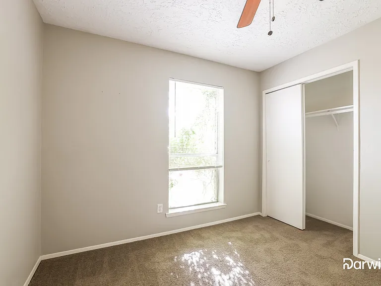 4902 Ripple Creek Dr — Photo 10