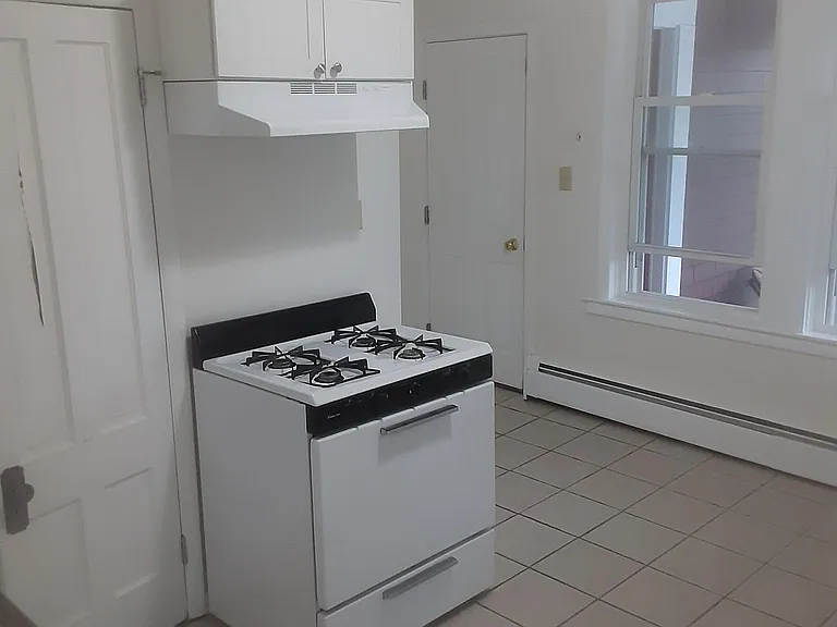 27 Fairlawn Ave #3F — Photo 8