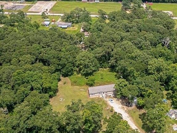 4th image of 15980 Oak Creek Trl