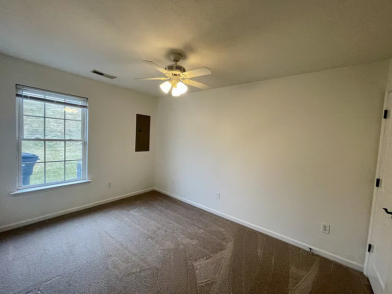 111 Old Tavern Cir #1 — Photo 7