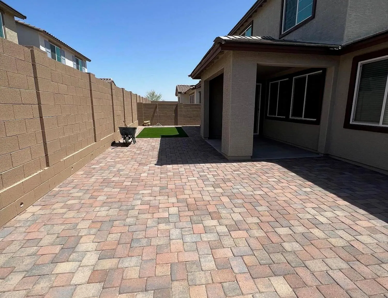 4 bed, 2.5 bath, 2474 sqft, $2,595 — Photo 3
